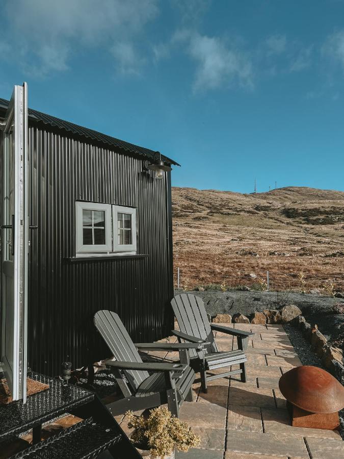 Black Hut At Slieve Croob Glamping Ballyward Екстериор снимка